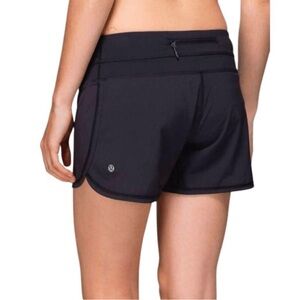 🌼LULULEMON ATHLETICA Groovy Run Short In Black Size 6